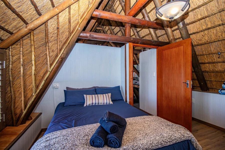 5 Bedroom Property for Sale in Stilbaai Wes Western Cape